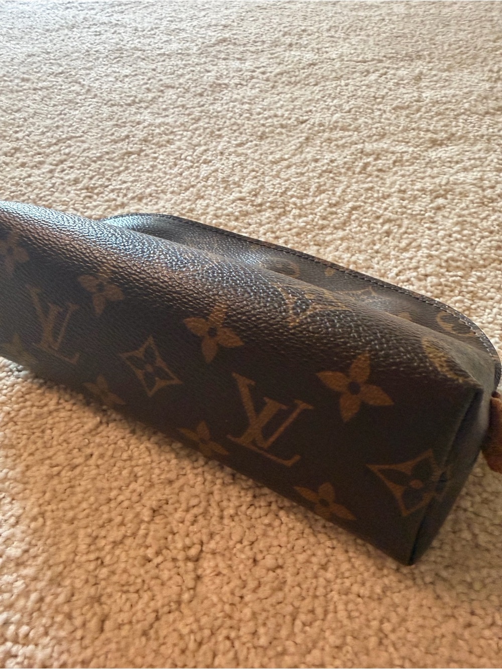 Louis Vuitton pouch - Picture 2 of 3